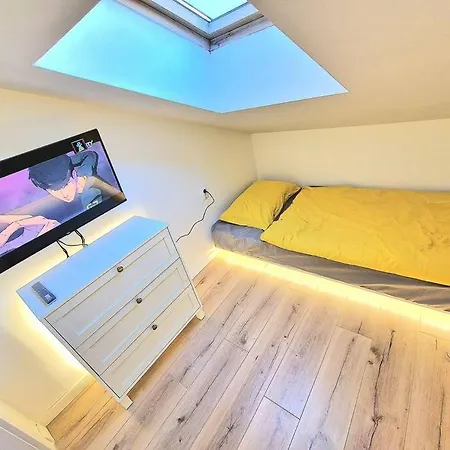 Art + 2bd Parking Space Apartment *