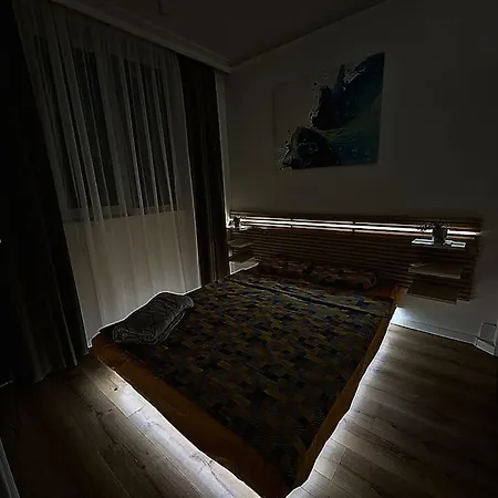 Art + 2bd Parking Space *