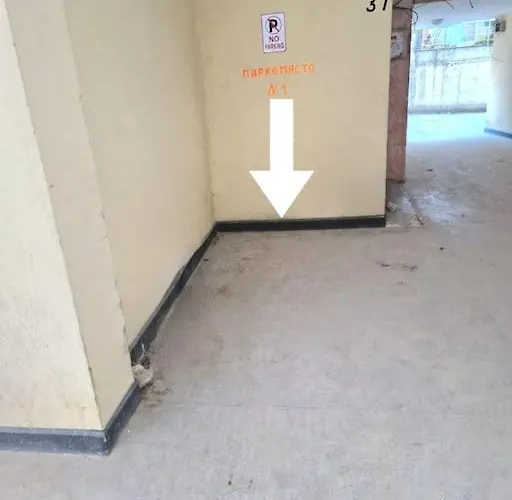 Art + 2bd Parking Space